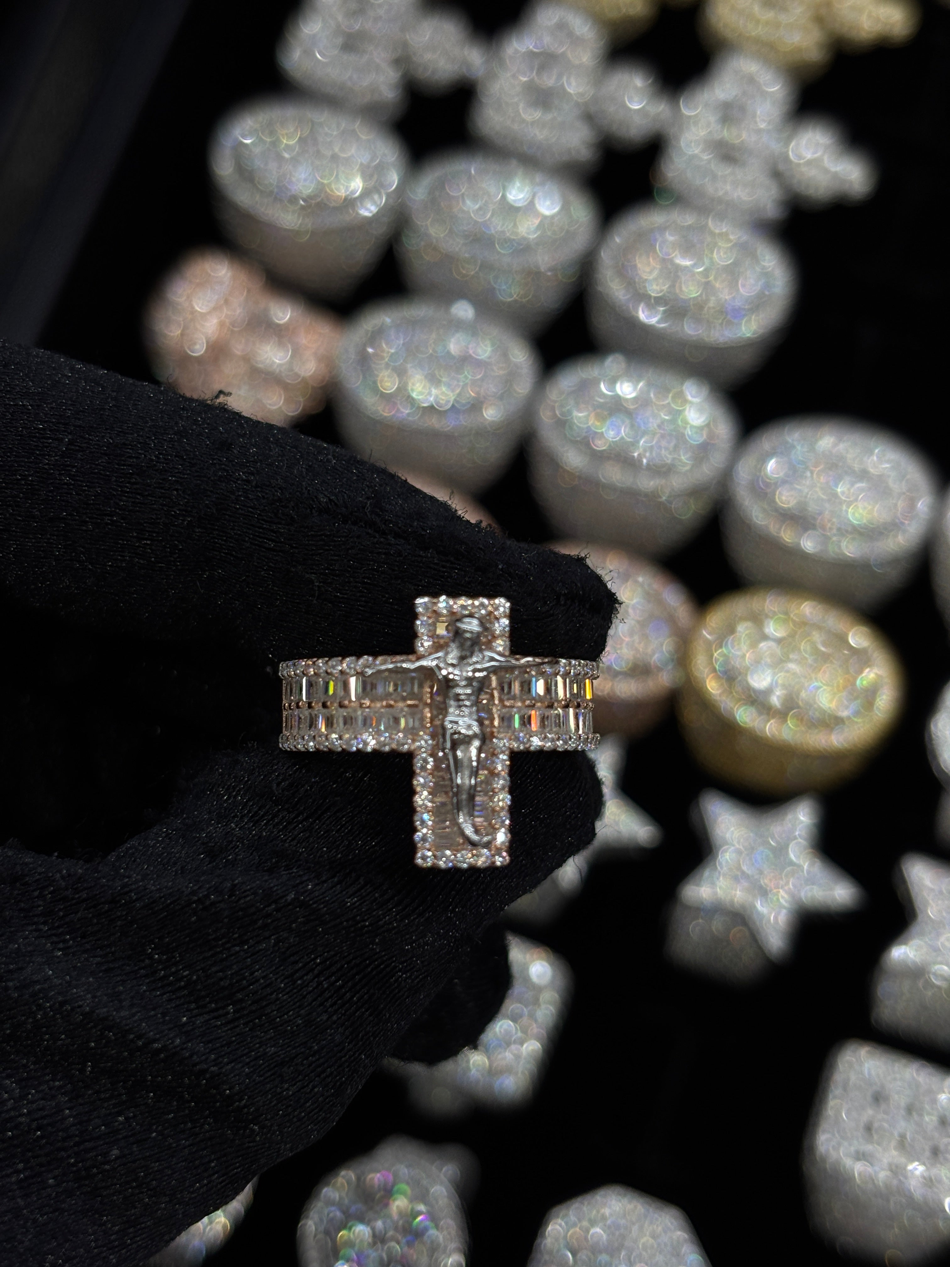 Luxury Cross Ring in Sterling Silver – Baguette & Round Cut