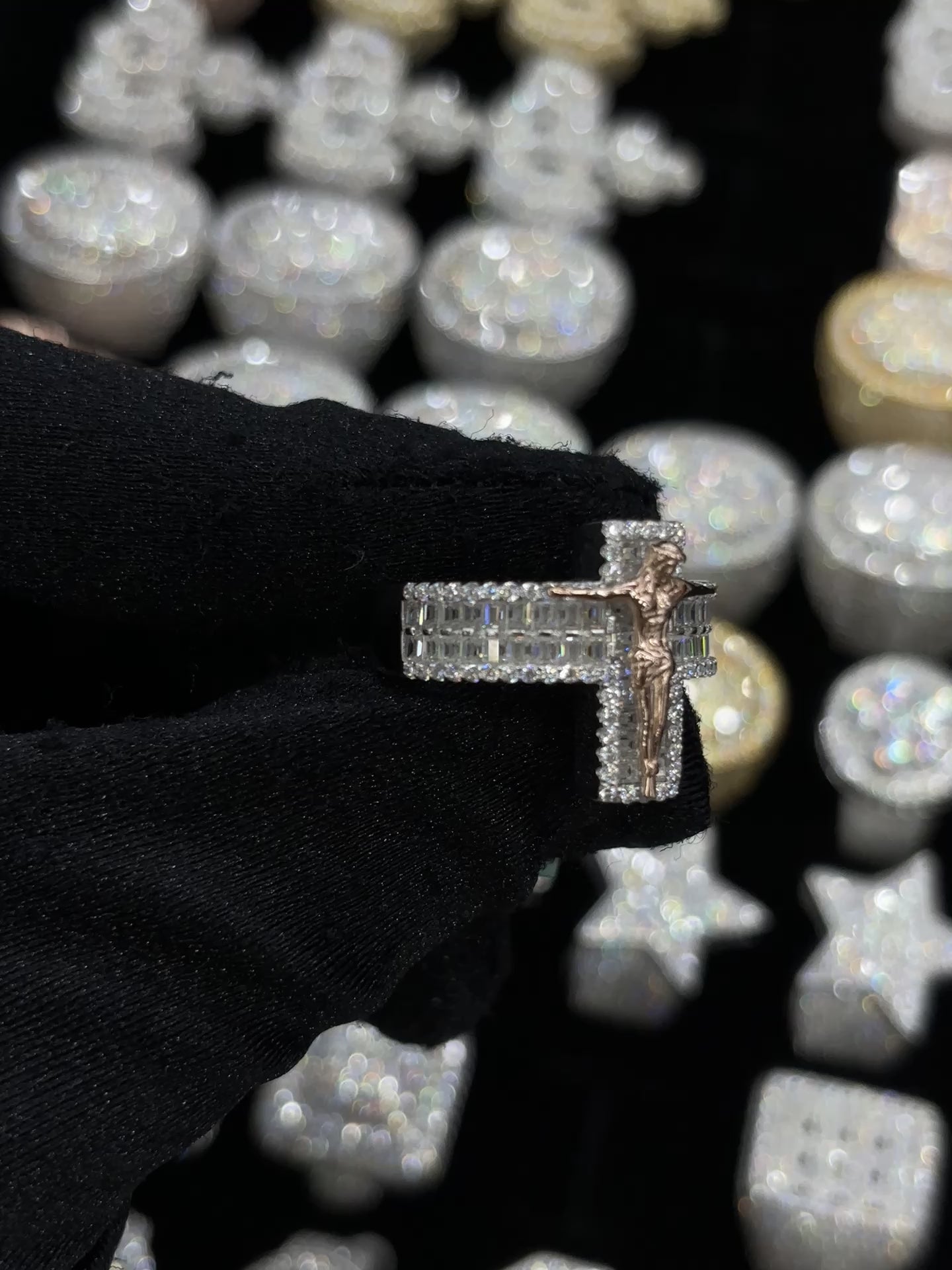 Luxury Cross Ring in Sterling Silver – Baguette & Round Cut